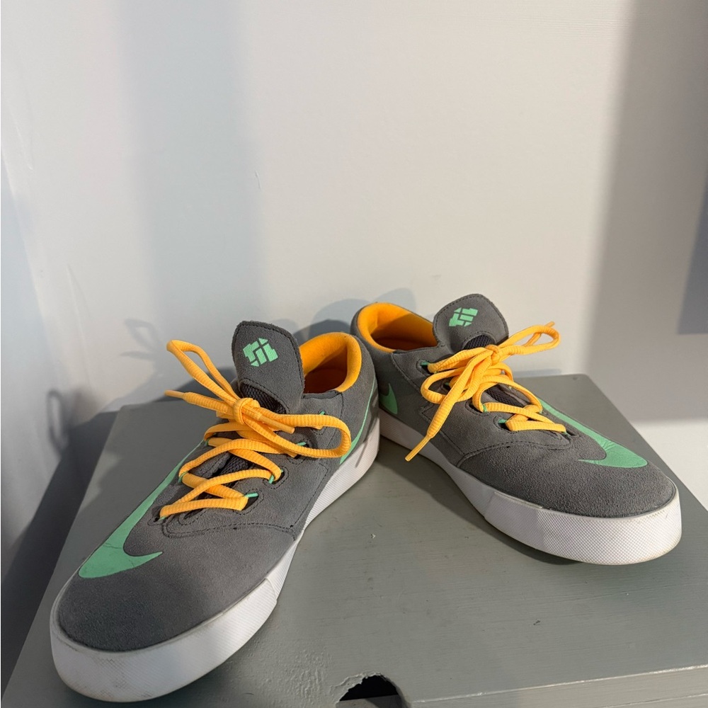 Nike Kids Sneakers Gray and Yellow